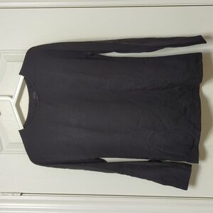 Black Uniqlo heat tech crew long sleeve